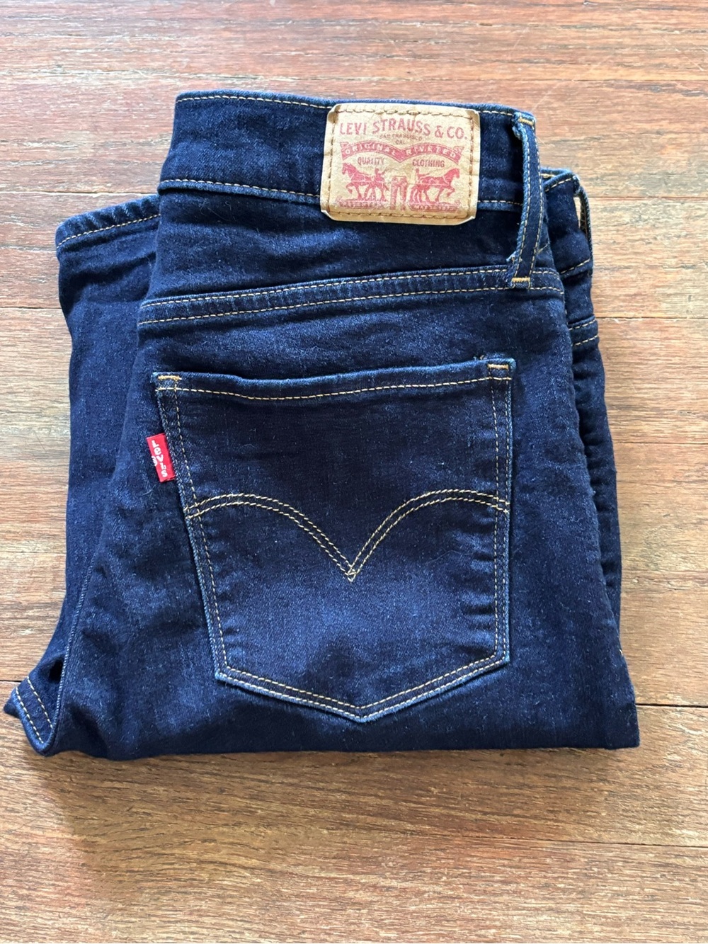 Levi's Women's Dark Indigo Skinny Jeans